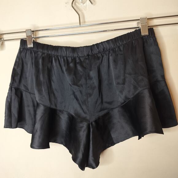 Victoria’s Secret Ruffle Satin Sleep Shorts - Picture 7 of 9